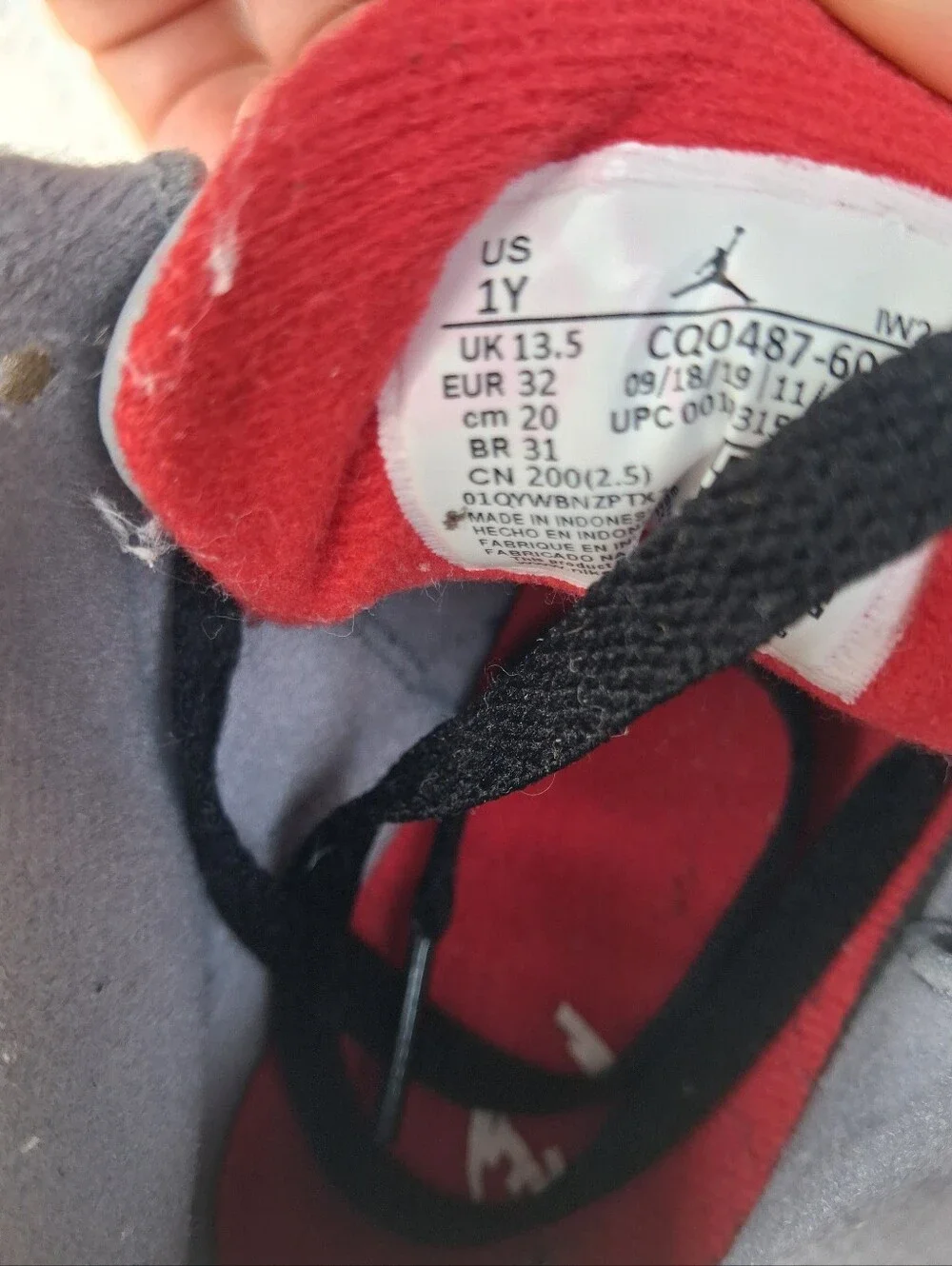Kids Nike Jordans Red Basketball Sneakers Size 1Y